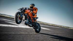KTM 1390 SUPER DUKE R_0