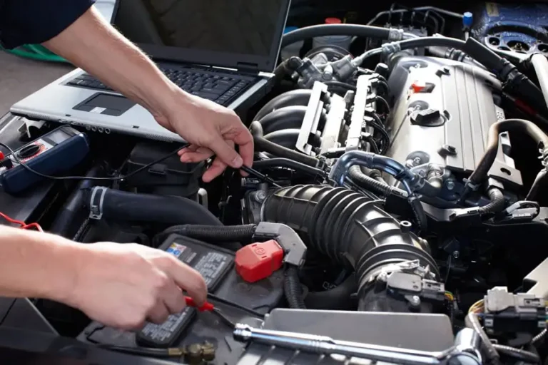 Hands_engine_bay_computer_off