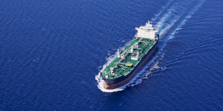 tanker-petrelaio.jpg