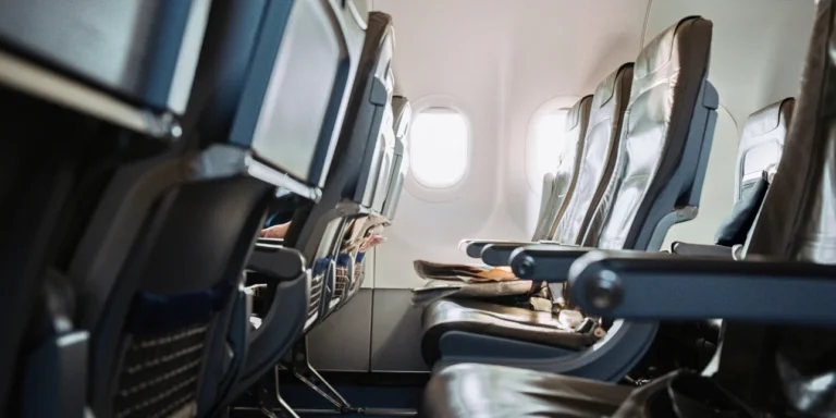 adeia_thesi_aeroplanou_shutterstock_7.5.26.jpg