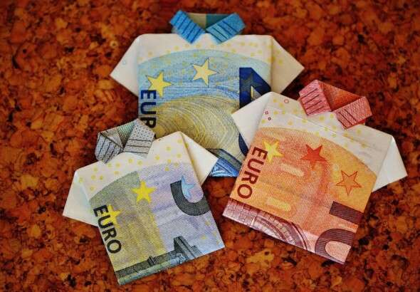 the-last-shirt-banknotes-20-euro-10-euro-5-euro-folded-gift--1515580